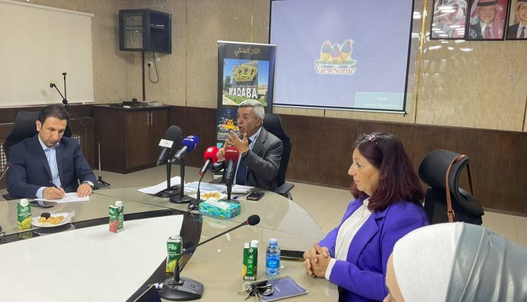 بدون عجز وقروض الرواجيح يَستعرض إنجازات ومشاريع بلديـّة مادبا الكُبرى للأعوام الأربعة الماضية من 2022 ولغاية 2025 وبموازنة بلغت 15 مليون دينار