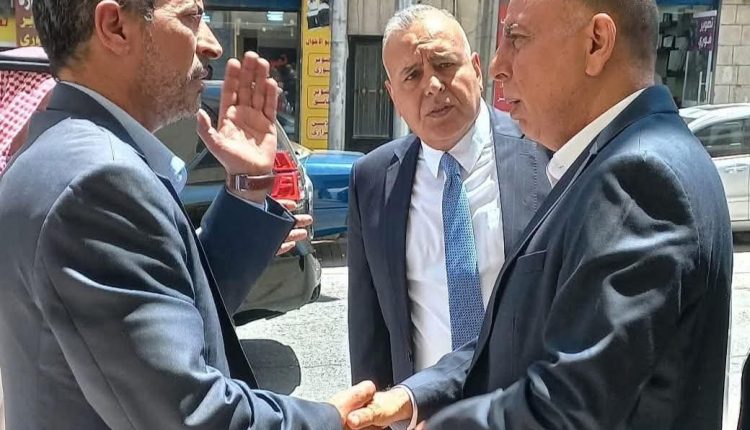 وزير الداخلية يزور مكتب أحوال وجوازات محافظة مادبا