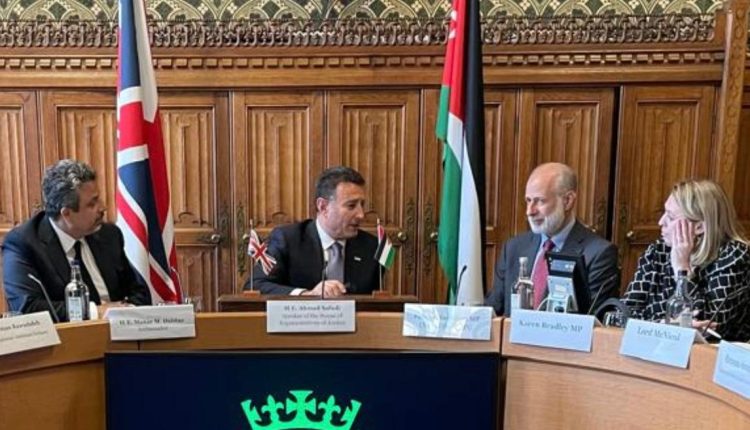 الصفدي يلتقي رؤساء لجان الخارجية والدفاع في العموم البريطاني والمبعوث التجاري للأردن ووزير شؤون الشرق الأوسط