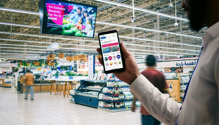 شراكة بين “بريسيجن ميديا” التابعة لماجد الفطيم و”ريتيلو” لتعزيز حلول الوسائط الإعلامية في قطاع التجزئة في السعودية ومصر