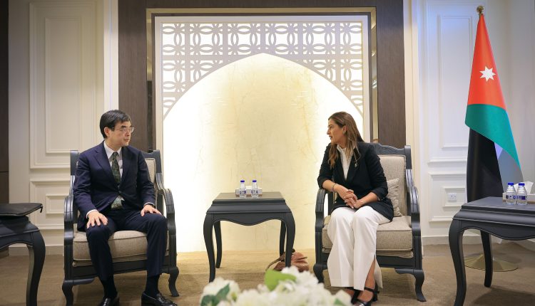 رئيسة “الخارجية النيابية” تبحث مع السفير الياباني تعزيز التعاون البرلماني