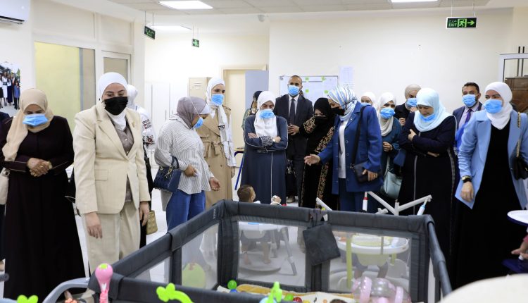 ملتقى البرلمانيات الأردنيات ..يزور مؤسسة الحسين الاجتماعية ويشيد بجهود الوزارة في رعاية الأيتام