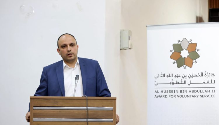 وزير الشباب يترأس جلسة تعريفية بجائزة الحسين للعمل التطوعي في الطفيلة