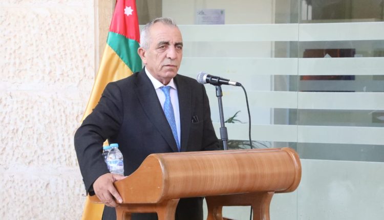 وزير الثقافة يفتتح معرض “سيمبوزيوم الرسم والحروفية”