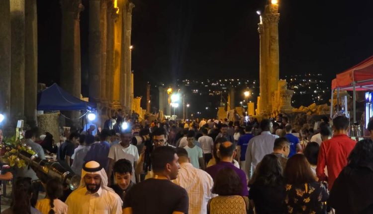 مهرجان جرش حلقة مهمة في الترويج السياحي للاردن .. اعداد كبيرة من المغتربين والسياح العرب والاجانب جدولوا زيارتهم مع برنامج المهرجان