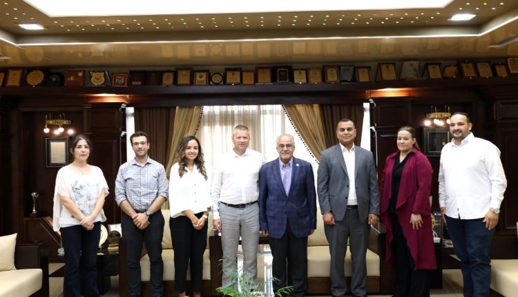 وفد من جامعة ويست السويدية يزور عمان الأهلية لتعزيز التعاون الأكاديمي ضمن برنامج إيراسموس+