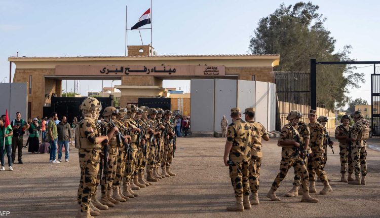 ماذا يجري بين مصر و “إسرائيل”؟ وما قصة التجهيزات العسكرية على حدود غزة؟ .