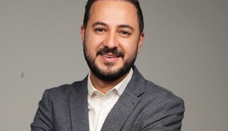 الشاعر اللبناني مهدي منصور- باريس..كيف يغادر المرء عمان؟