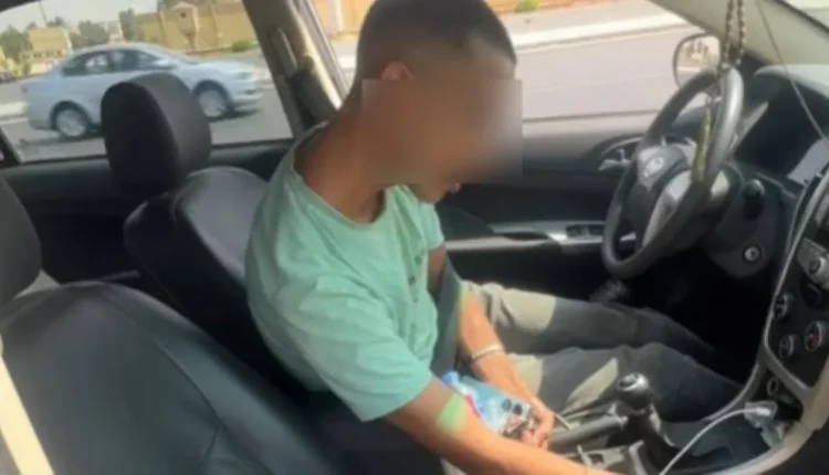 سائق أوبر في مصر يتعاطى مخدرات أثناء القيادة بسرعة جنونية.. والراكب ينقذ الموقف – فيديو