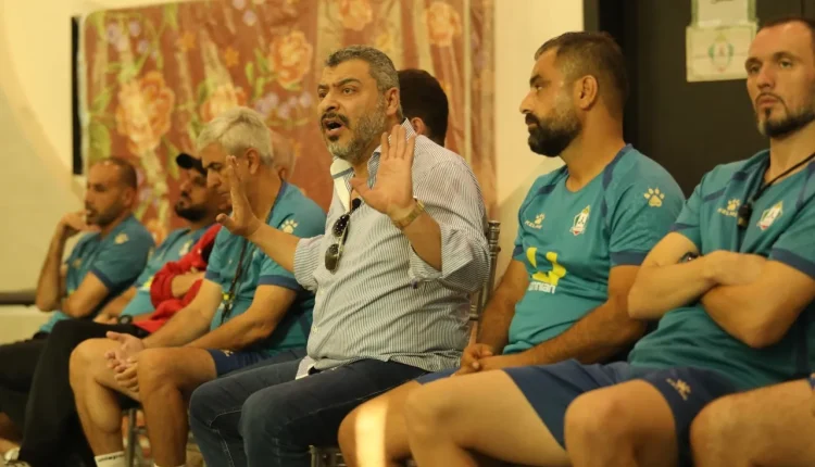 الصقور يحث لاعبي الوحدات على طي صفحة التعثرات والنهوض سريعًا