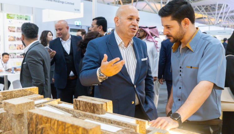 معرض Saudi Wood Expo يستعد للانطلاق في مدينة الرياض لاستكشاف الفرص في قطاع الخشب البالغة قيمته مليار دولار