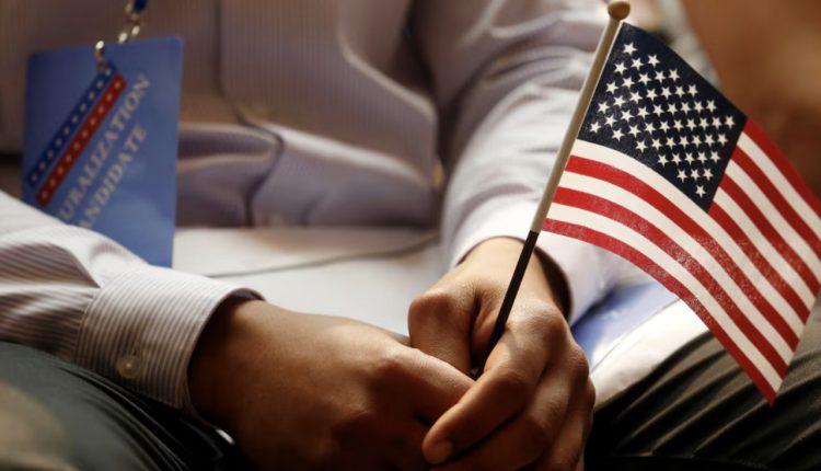 الولايات المتحدة ستدقق وتقيم  في طلبات الهجرة لرصد السلوك (المعادي) لها