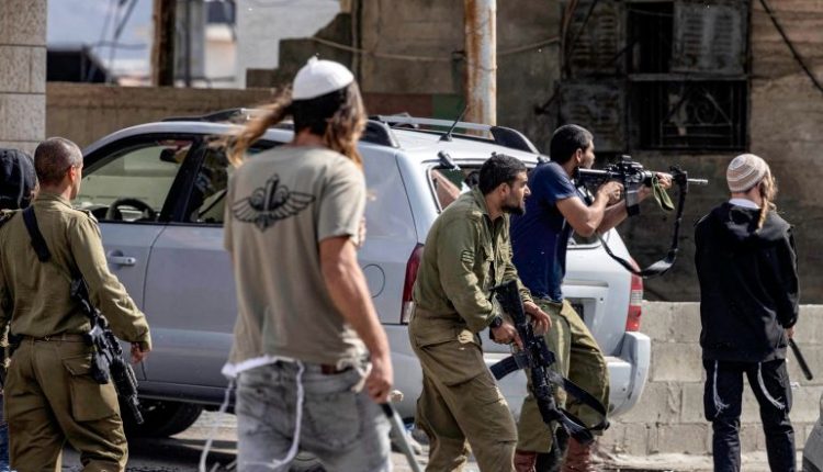 المستوطنون يكثفون اعتداءاتهم على الفلسطينيين بالضفة