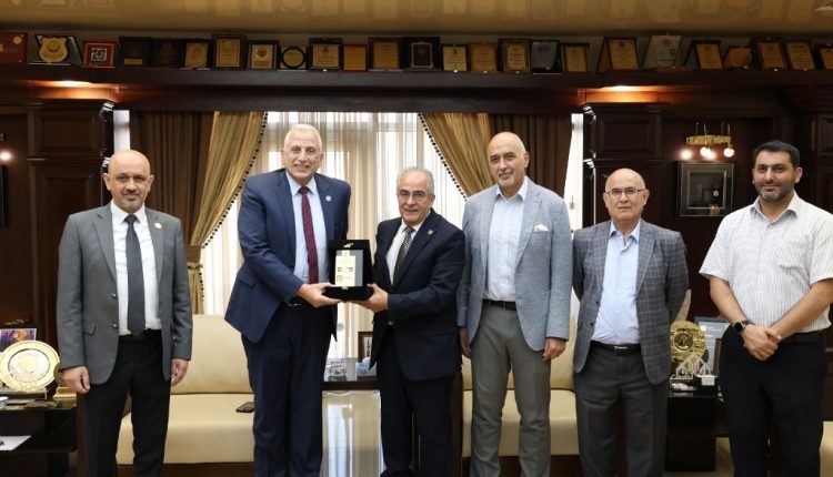 عمّان الأهلية تستقبل رئيس لجنة قطاع العلاج الطبيعي بالمجلس الأعلى للجامعات المصرية