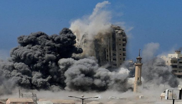 الاحتلال “الإسرائيلي” يبدأ باستهداف أبراج في مدينة غزة