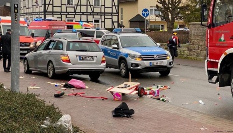 سيارة تدهس حشدا في برلين وبين المصابين عدد كبير من الأطفال
