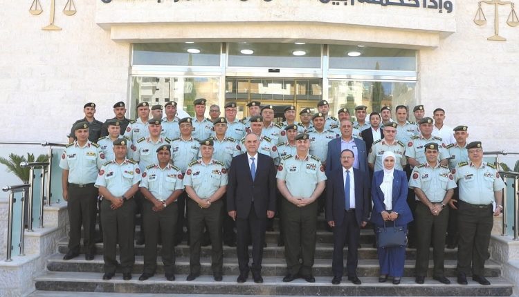 وزير العدل يزور مديرية القضاء العسكري