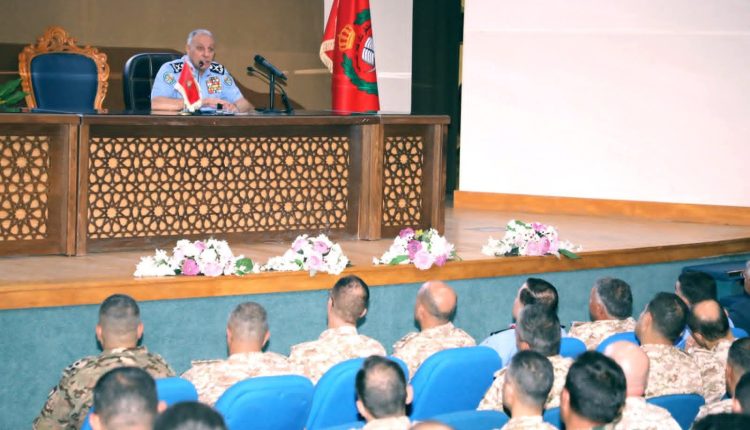 مدير الأمن العام يحاضر في كلية القيادة والأركان الملكية