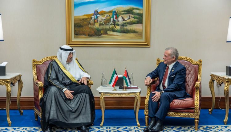 الملك يعقد لقاءات في الدوحة مع قادة دول شقيقة
