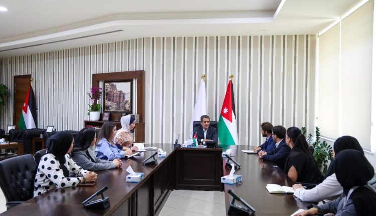 وزير الشباب يؤكد أهمية التطوع في العمل البيئي