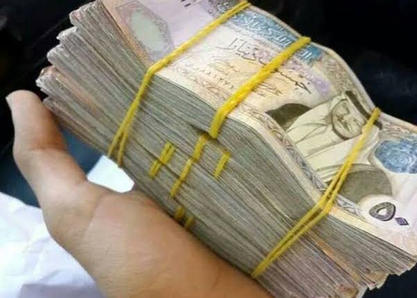 صحيفة بريطانية: تناقض صارخ بين رواتب مسؤولي الأردن والواقع الاقتصادي