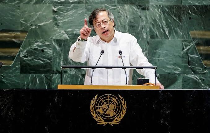 الخارجية الأميركية تلغي تأشيرة رئيس كولومبيا لدعوته (توحيد الجيوش وتحرير فلسطين)