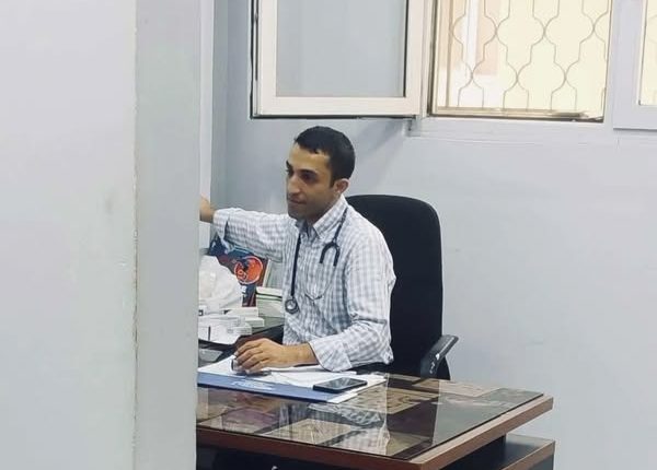 طبيب الفقراء في البقعة يتعرض لاعتداء…والأمن يوقف المتورط