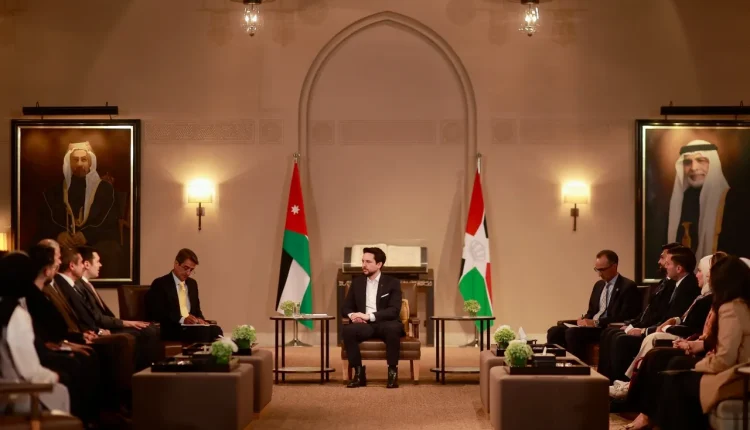 ولي العهد يلتقي الفائزين بجائزة الحسين بن عبدالله الثاني للعمل التطوعي