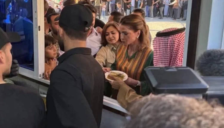 الملكة تتناول الهريسة المعانية