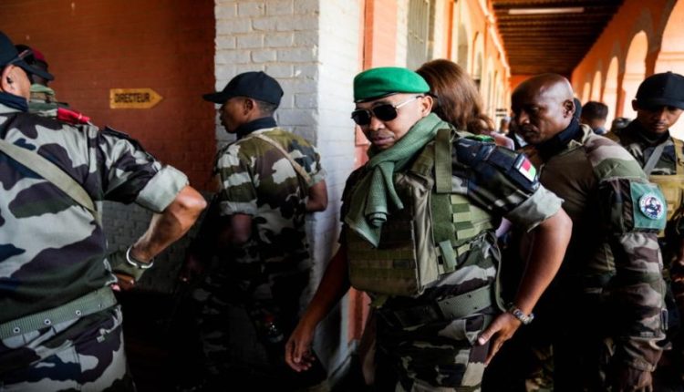 العقيد راندريانيرينا يؤدي اليمين رئيسًا لمدغشقر