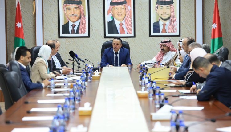 “العمل النيابية” تبحث التوسع بمراكز الخدمات الحكومية