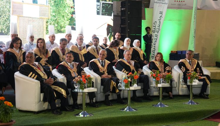 وزير السياحة والآثار يرعى حفل تخريج كلية عمون الجامعية التطبيقية