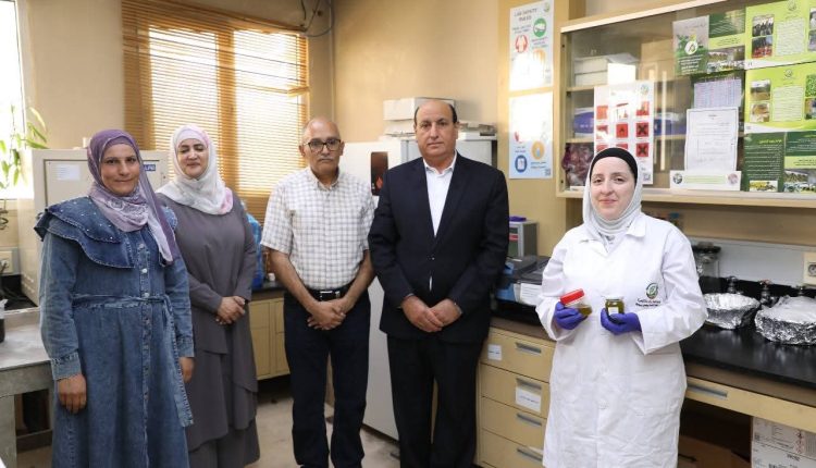 الرواشدة يتابع جاهزية مختبر فحص زيت الزيتون استعدادًا لمهرجان الزيتون الوطني ال25