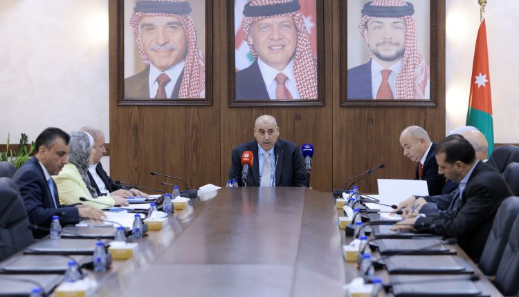 القاضي يلتقي رؤساء الكتل ويترأس أول اجتماع لمكتب دائم النواب