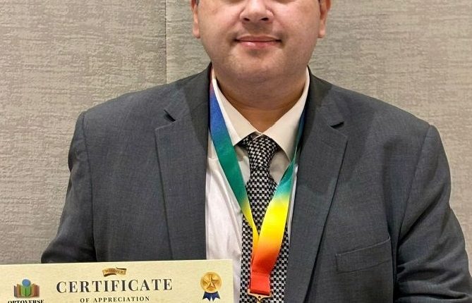 د. يزن قموه من عمان الأهلية يفوز بجائزة ” أخصائي البصريات 2025 – منطقة الخليج “