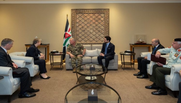 الملك يستقبل وزيرة الخارجية البريطانية