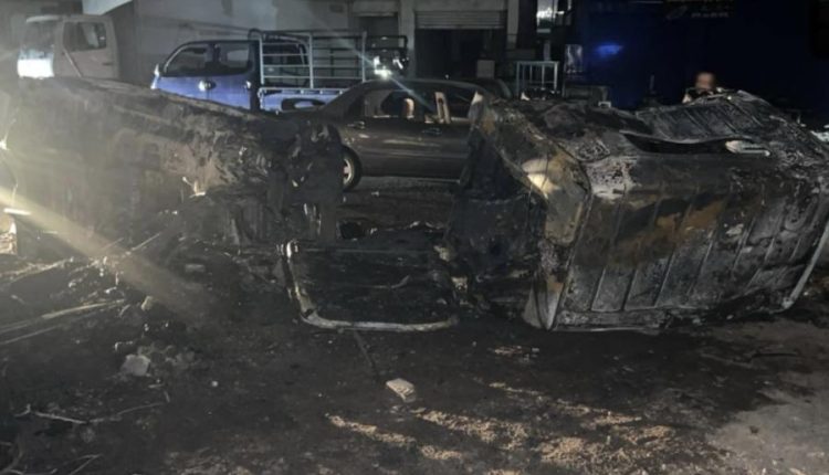 السيطرة على نيران اشتعلت بمواد بلاستيكية في المنطقة الحرفية بالعقبة