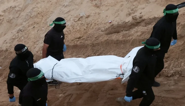 إعلام عبري: الجثث التي سلمت أمس ليست لمحتجزين إسرائيليين