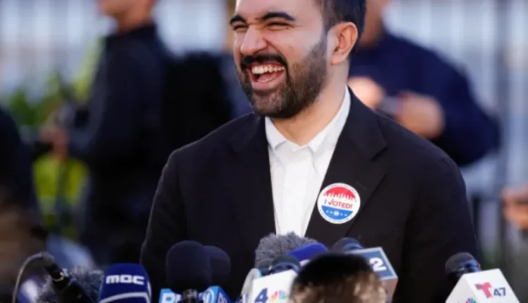من هو  أول مسلم يفوز بمنصب عمدة نيويورك