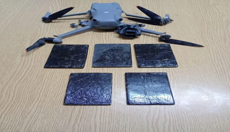 القيادة العامة الجيش يحبط تهريب مخدرات بواسطة مسيّرة