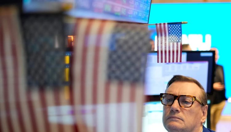 «أمازون» تقود «وول ستريت» إلى مكاسب أسبوعية وشهرية