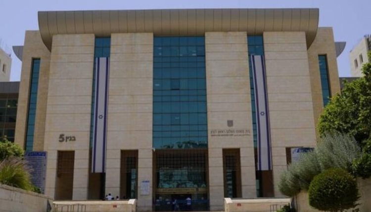 فضيحة فساد كبرى.. وزراء إسرائيليون في دائرة الاشتباه بقضية “مصافحة الأيدي”