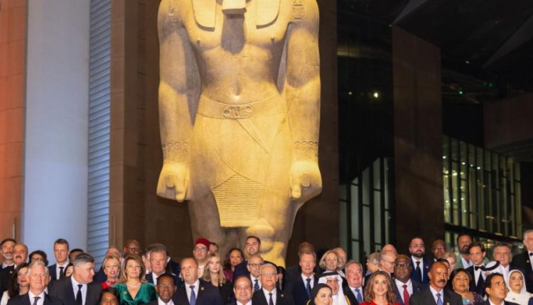 مندوبة عن جلالة الملك، الملكة رانيا تحضر افتتاح المتحف المصري الكبير