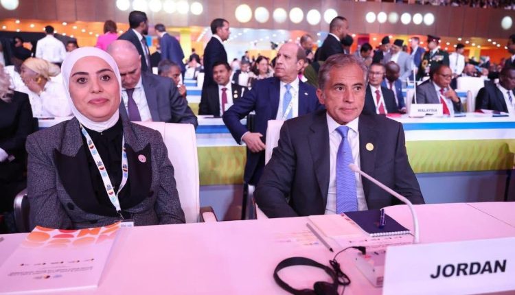 مندوبا عن جلالةً الملك..رئيس الوزراء يشارك في القمة العالمية الثانية للتنمية الاجتماعية التي انطلقت أعمالها في الدوحة