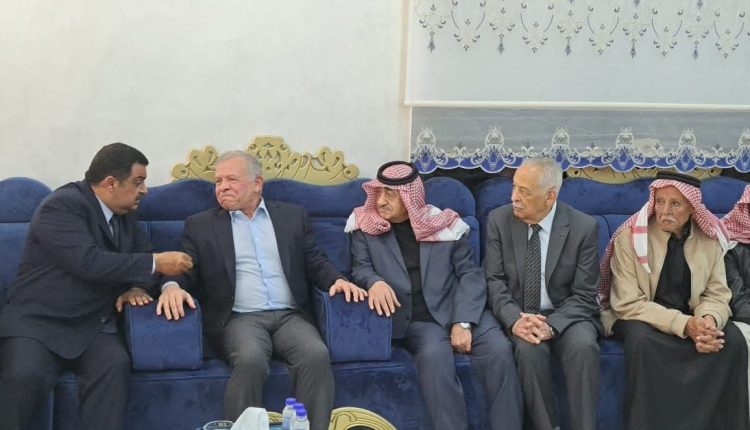 الملك يعزي بوفاة الشيخ جمال حديثة الخريشا