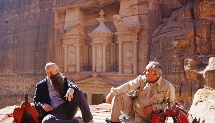 السفير الأمريكي في الاردن يزور مدينة البترا