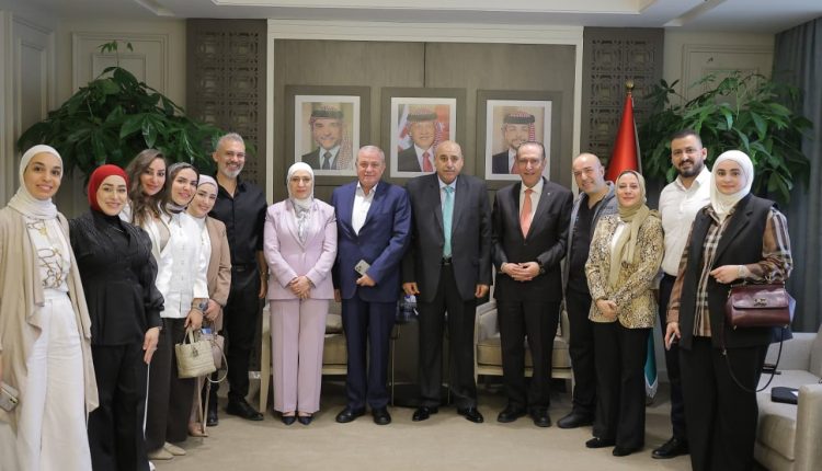 القاضي يلتقي وفدا من أطباء الأسنان ويستمع لمطالبهم