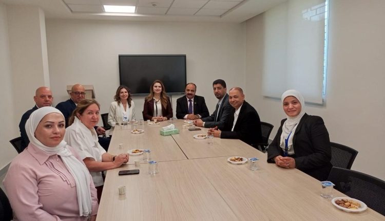 الميثاق الوطني: ندعم نموذج الشراكة المجتمعية والتكامل بين القطاعين العام والخاص لتطوير القطاع الصحي