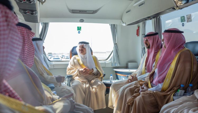 سمو أمير المنطقة الشرقية وبحضور سمو نائبه يزور ملعب أرامكو ويطّلع على سير العمل في المشروع