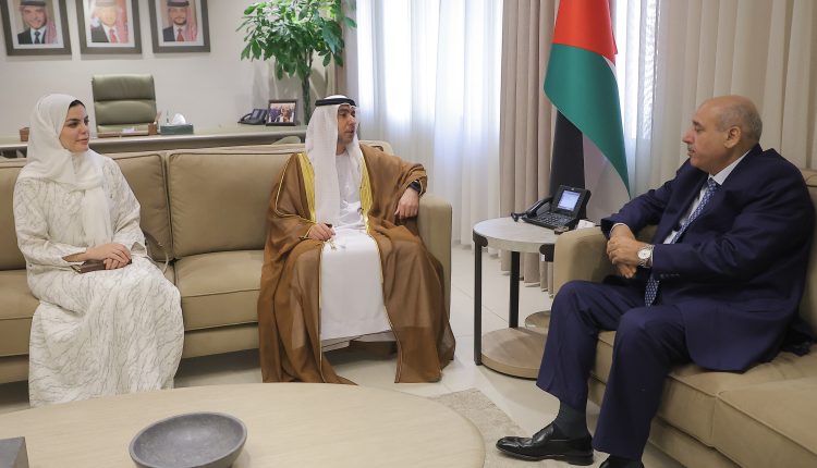 القاضي يلتقي القائم بأعمال السفارة الإماراتية